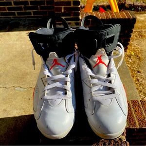 This Jordan 4s that you can use for basketball or school